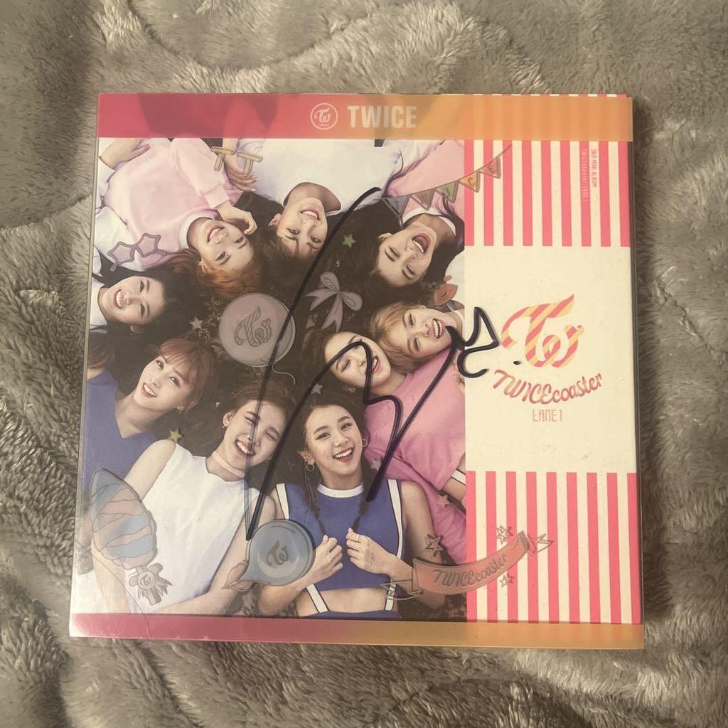 [USED] Twice Chaeyoung autographed album