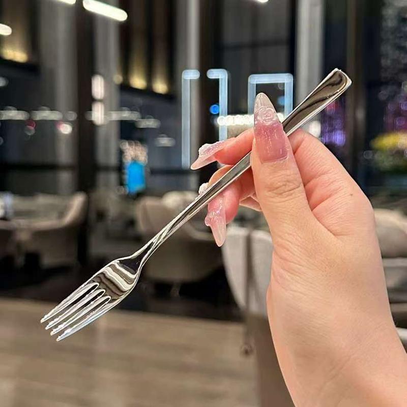 Rostfritt stål middagsgaffel Långt handtag bordsgafflar set koreanska bestick fyra fat sallad Dessert Fruktgafflar Kök