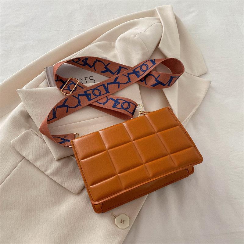 2025 Summer New Fashion Shoulder Bag Rhombus Embroidery Thread Design Simple Texture Small Square Bag Oblique Span Women's Bag Wholesale