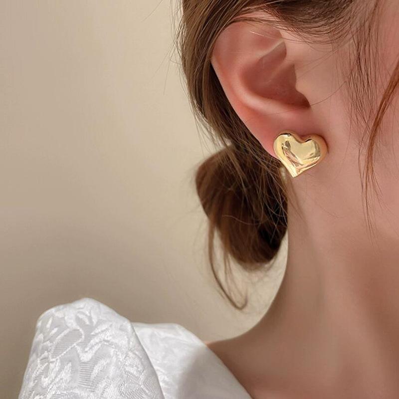 Minimalist Silver Color Smooth Love Heart Stud Earrings for Women Trendy Elegant Wedding Bride Jewelry Prevent Allergy