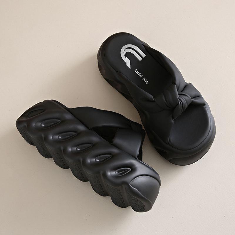 With skirts, slippers, women's summer wear, thick-soled heightening muffin sandals 2025 new high-end women's sandals