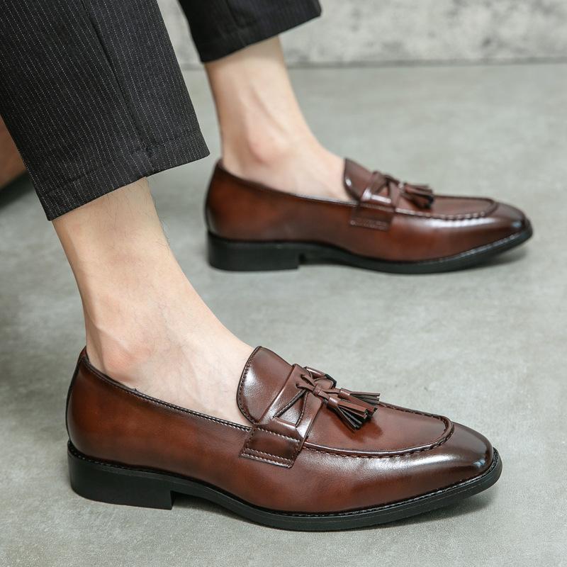 Men's Shoes Large Size New Leather Shoes Fashionable Men's Pointed Leather Shoes Trend British Style Fringed Leather Shoes Can Be