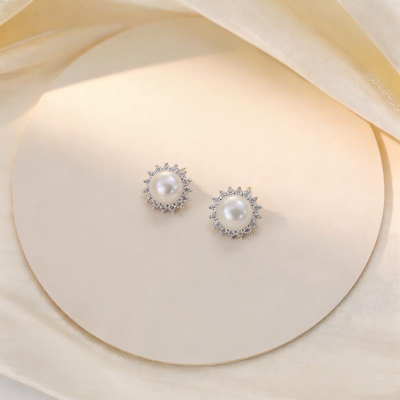 Beixi Silver Sunflower Stud Earrings: S999 Silver Needle, Shell Pearl, Rhinestones, Classic & Elegant Design.