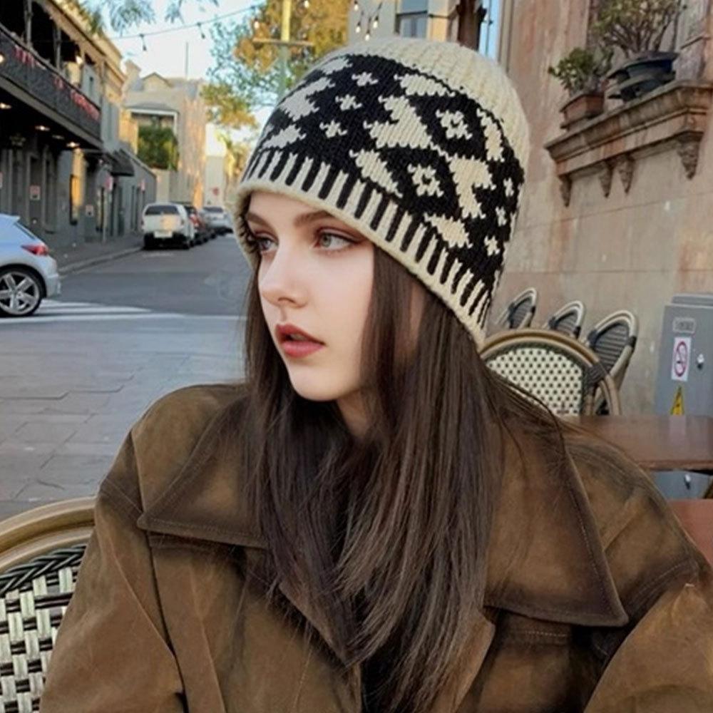 Retro Diamond Knitted Hat for Women Versatile Autumn and Winter Warm Ear Protection Cold Hat Knitted Wool Hat Bucket Fisherman Hat