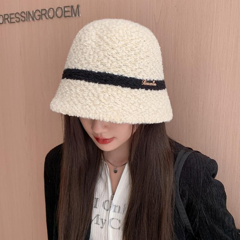 Autumn and Winter Hats for Women Are Versatile In Winter Warmth and Face Showing Little Fisherman Hat Big Head Bucket Hat