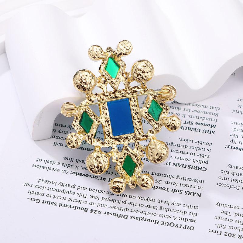 Baroque Retro Crystal Brooch Brooch Fashion Versatile Coat Accessory Pin