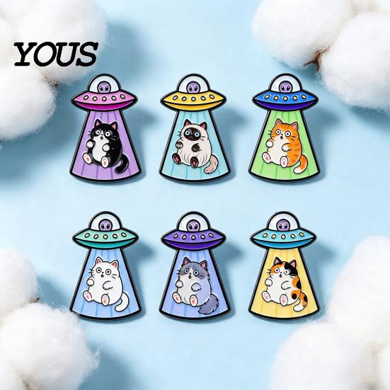 UFO Cat Brooch Enamel Metal Brooch, Aliens Ship Kitten Badge Pin, Animal Theme Clothing Bag Scarves Hat Accessories for Men Women Alloy