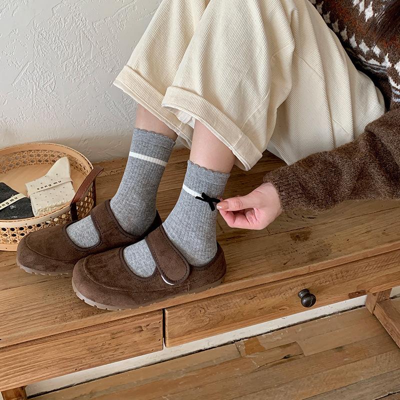 Female Spring and Autumn Sweet Bowknot Wave Point Wooden Ear Edge In The Cylinder Pile Pile Socks