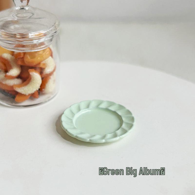 Nordic Style Miniature Candy Color Dollhouse Dining Plate Toy Ornament (D592)