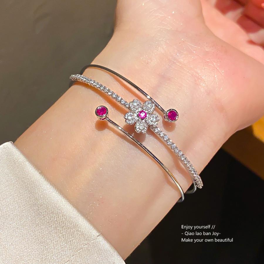 Fashion Heart Pendant Bracelet With Zirconia In Gold Plating For Womens Elegant Jewelry