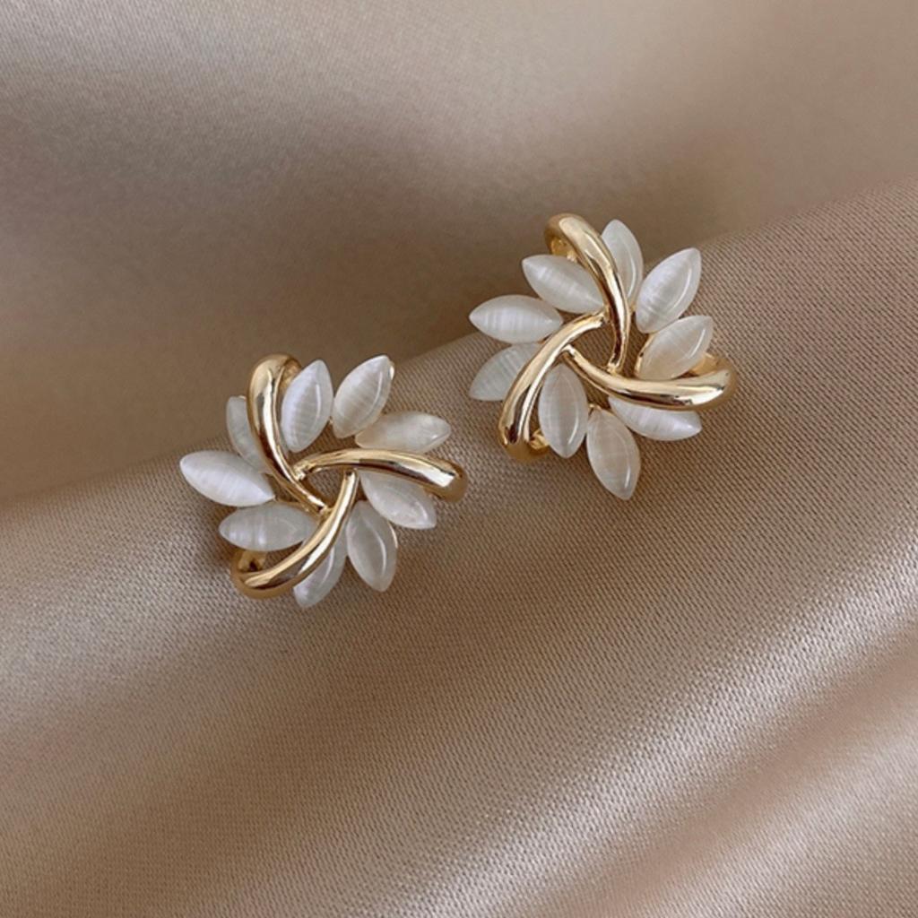 opal sunflower stud earrings, annual tide earrings, simple and exquisite temperament earrings.