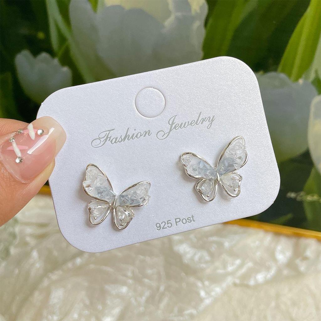 Exquisite Pearl Butterfly Earrings with Silver Needle – Gradient Light Luxury Design for Women