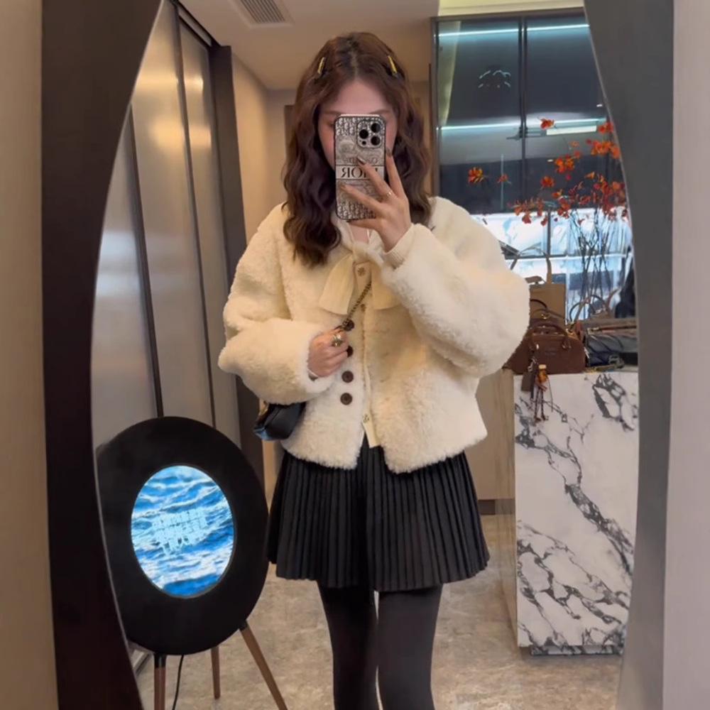 Women's Winter 2024 Thick Lambswool Coat - Warm, Loose-Fit, Short, Round Neck