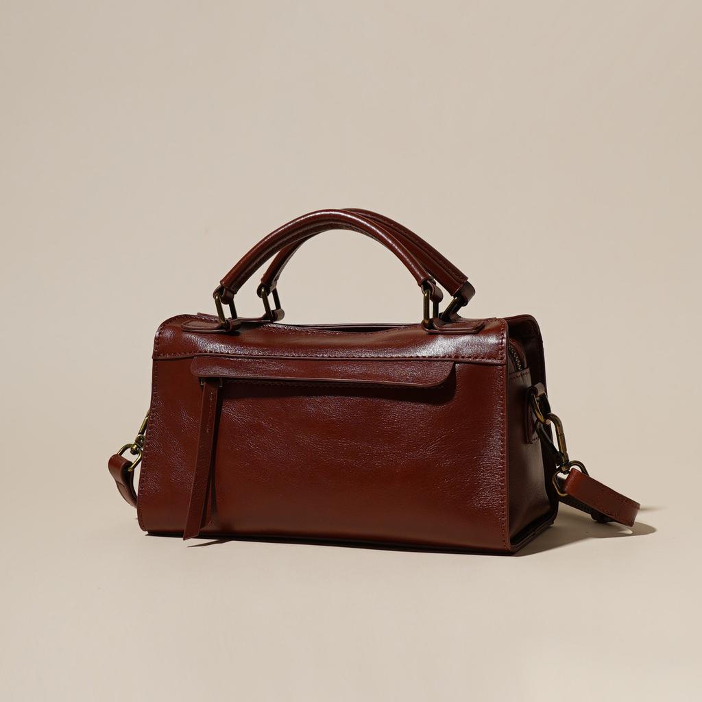 New 2025 Spring and Summer Fashion Casual Versatile Niche High-end Retro Cowhide Simple Shoulder Messenger Handbag