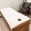 100 Disposable Non-Woven Waterproof & Oil-Proof Massage Bed Sheets with Hole - Thickened for Beauty Salons