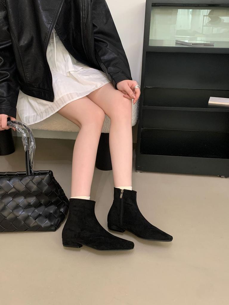 French Suede Square Ankle Boots Women's 2025 Autumn and Winter New Fashionable Thin Boots, Temperament Commuter Boots