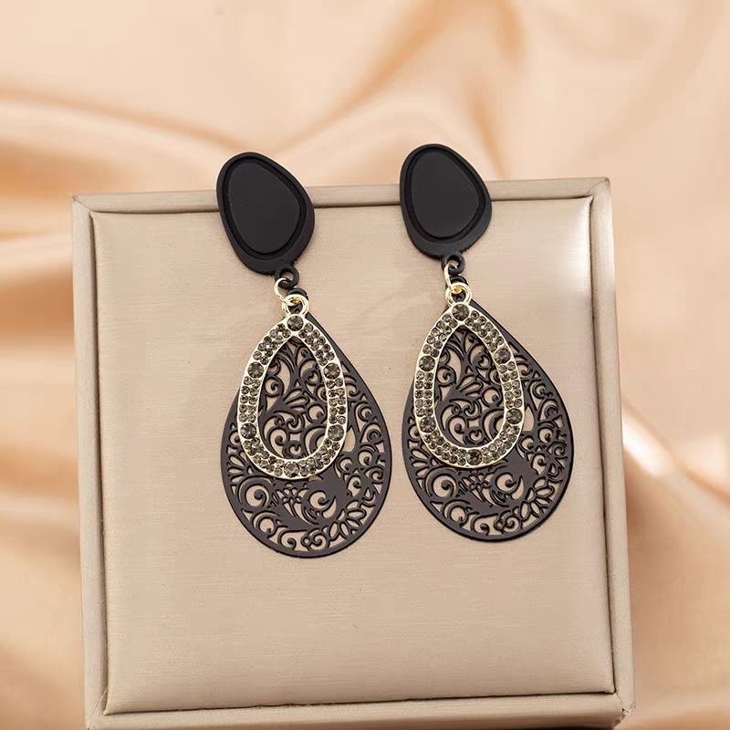European and American Retro Black Hollow Flower Earrings Women's Fashion Water Drop Design Earrings Exaggerated Personality High-end Earrings
