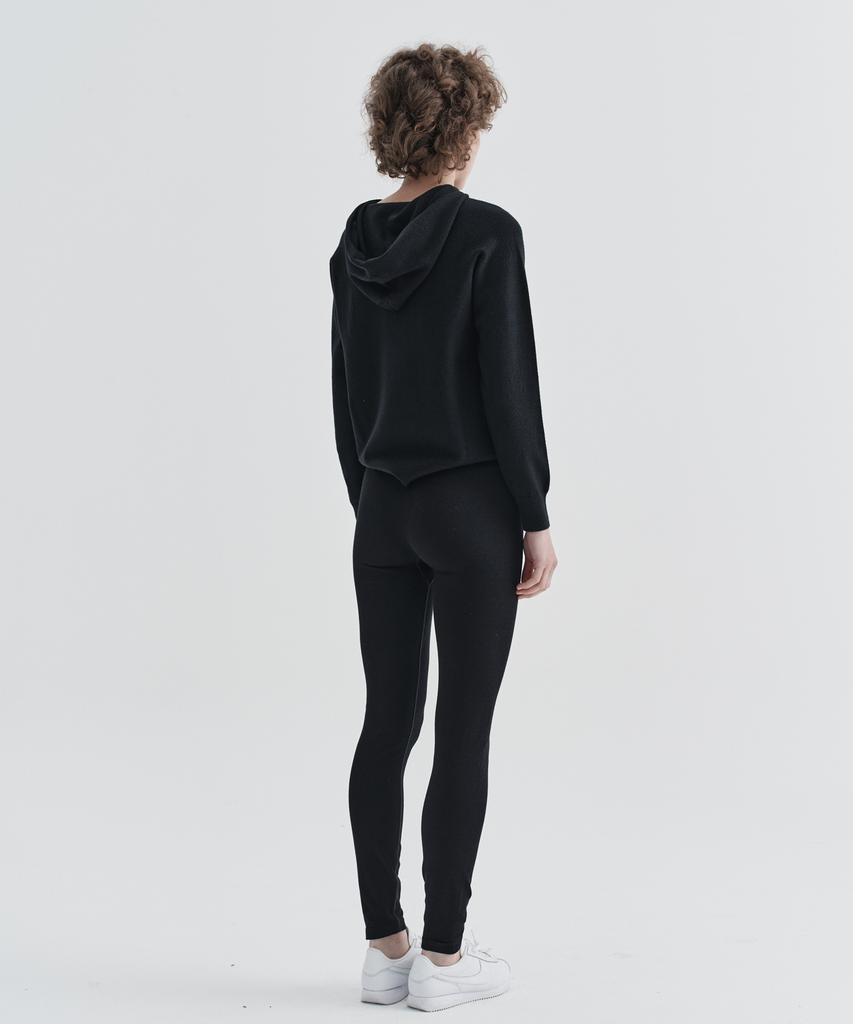 EZIO WOMEN W Essential Hoodie Knit_Black
