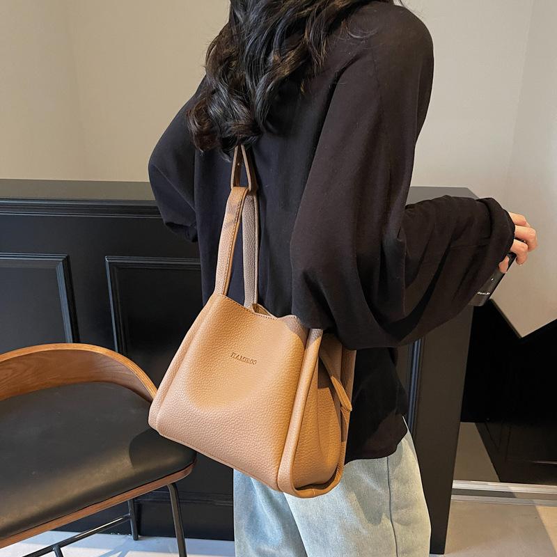 Women's Bag 2025 Winter New Vegetable Basket Simple Handbag Soft Leather Shoulder Bag Oblique Span Bucket Bag
