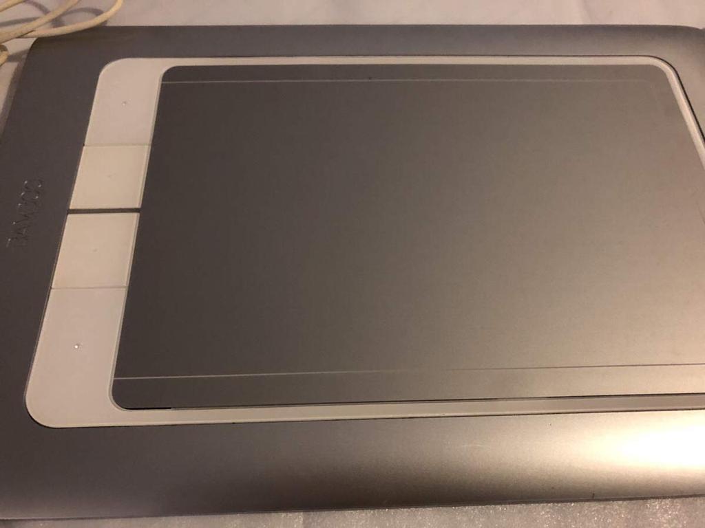 Wacom Pen Tablet M Size Photoshop Elements Painter Essentials Included BambooFun & CTH-661/S0