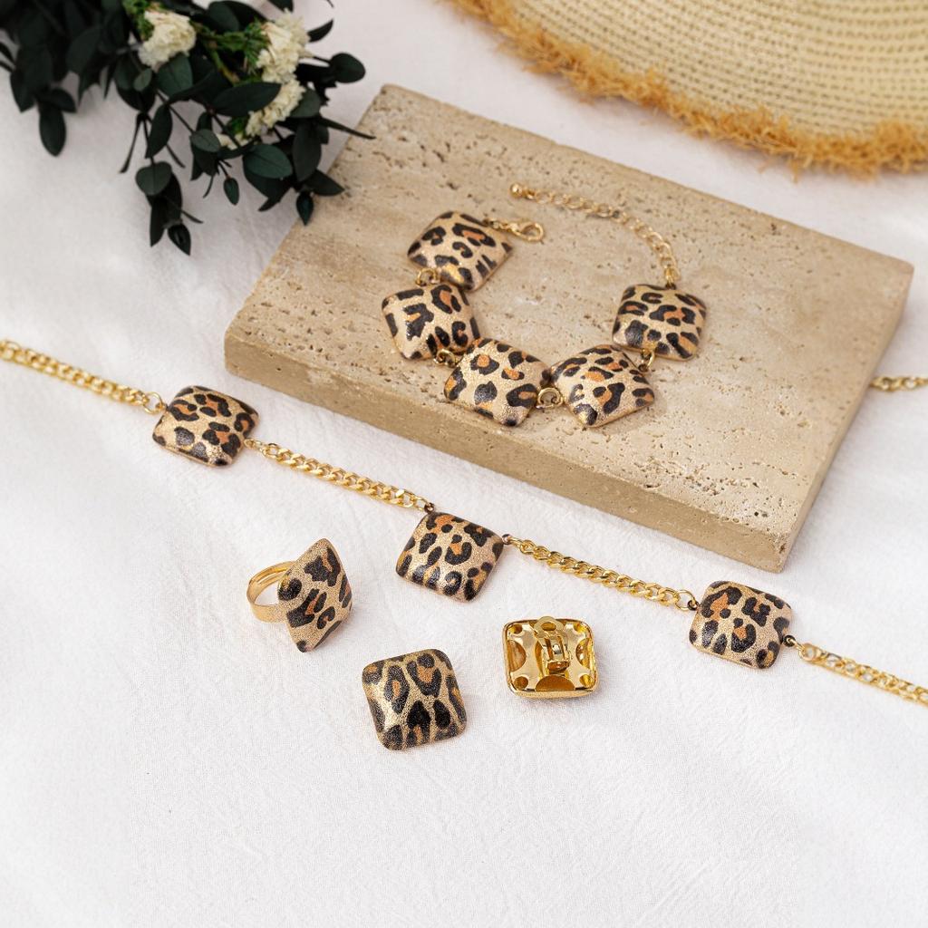 Modeschmuck Set Halskette Armband Ohrringe Ring für Frau