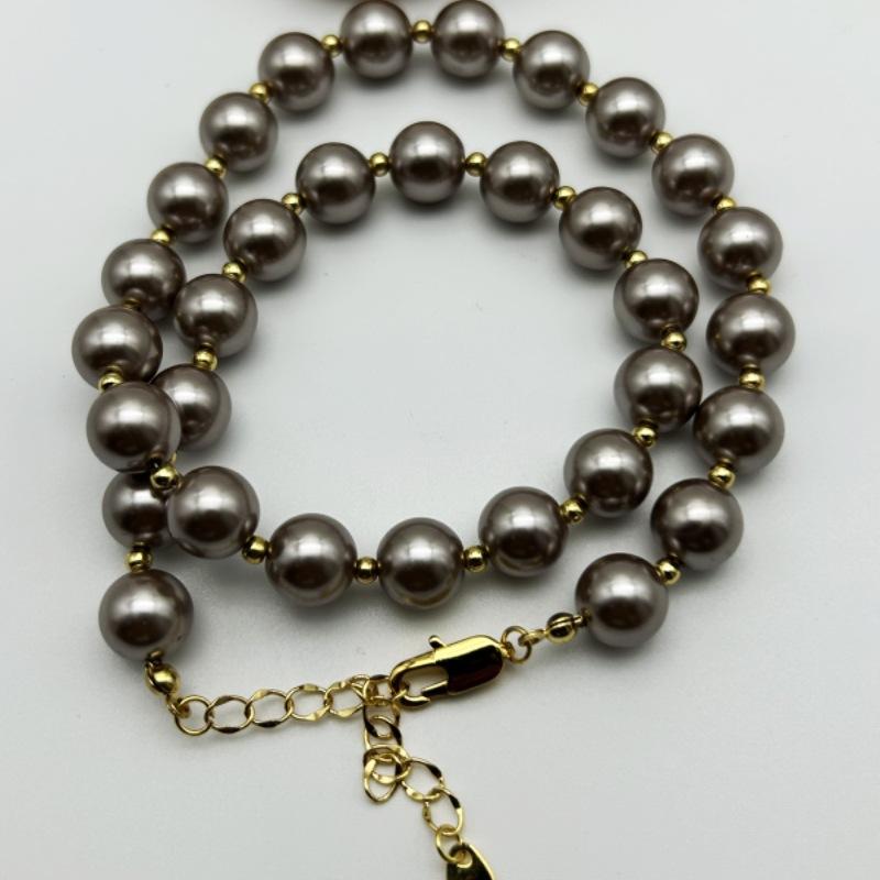 

Vintage Internet Celebrity Of Same Style With Glazed Pearls Electroplated Real Gold Exuding A Grand Noble Atmosphere. Clavicle Chain Light Luxury