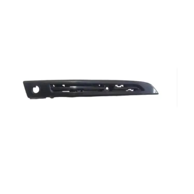 LR168991 and LR168992 fog light cover holders fit the 2023 Land Rover Range Rover Sport.