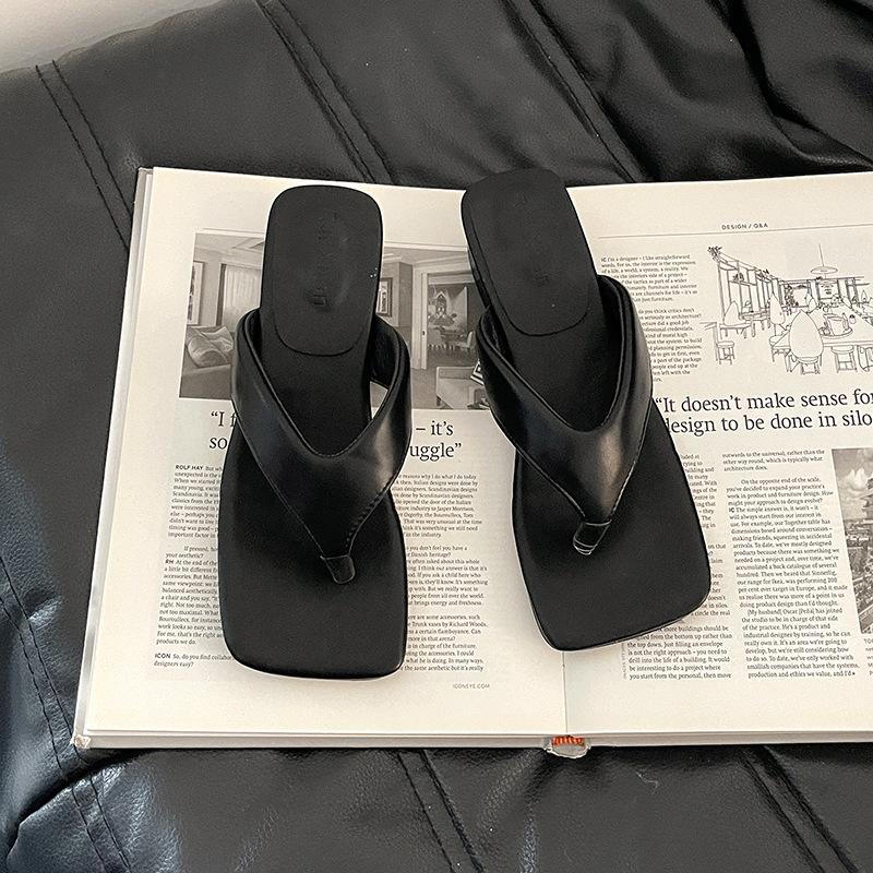 Korean Version of Versatile Casual Retro Design Flip-flops Women's Summer Fashion Simple Outer Wear Seaside Slope Sandals