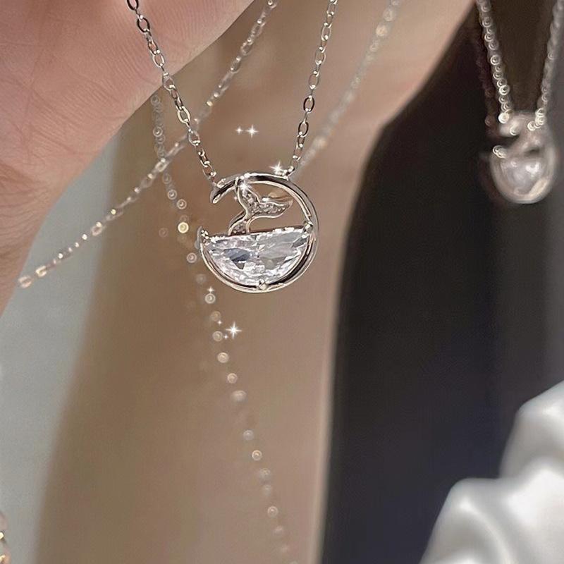 Titanium Steel Does Not Fade, Simple High-End Necklace Women'S Design Temperament Collarbone Chain Fashionable Personalized Pendant