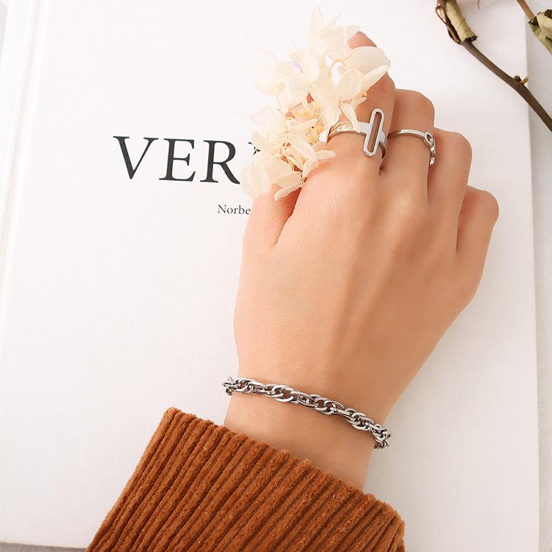 Hip-Hop Trends Do Not Fade, Versatile Thick Chain Necklace Bracelet Set, New Winter Jewelry