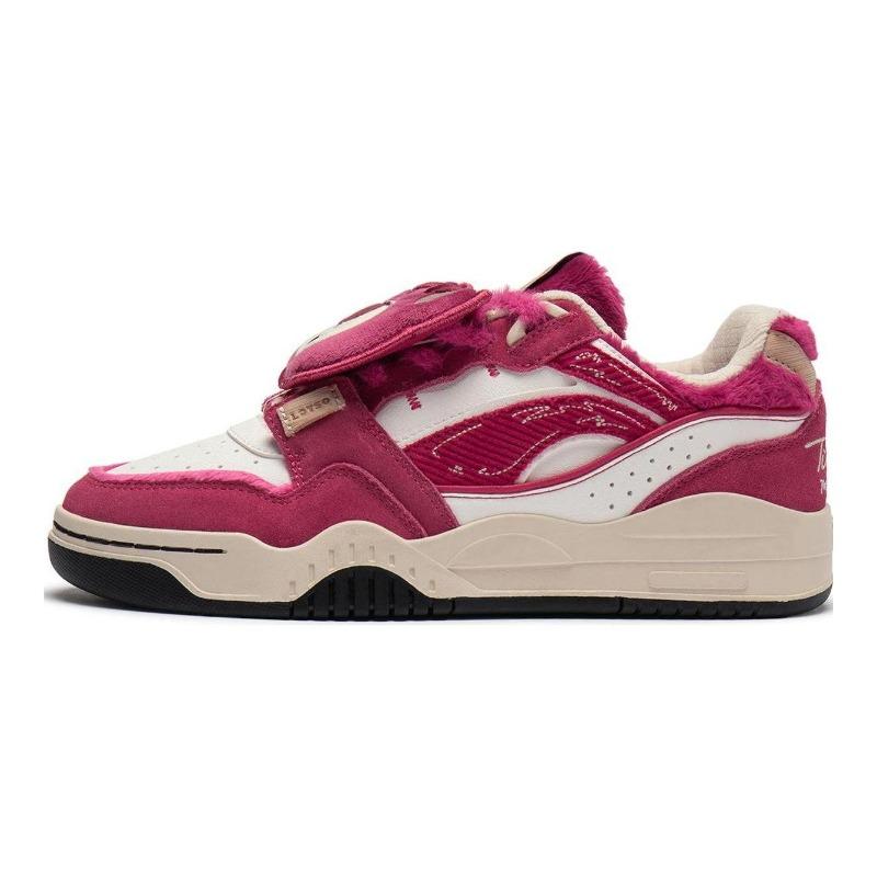 Li-Ning Yuebai Pixar Lotso Collaboration Women s Low-Top Skate Shoes Milk Red AGCT416-5 35.5