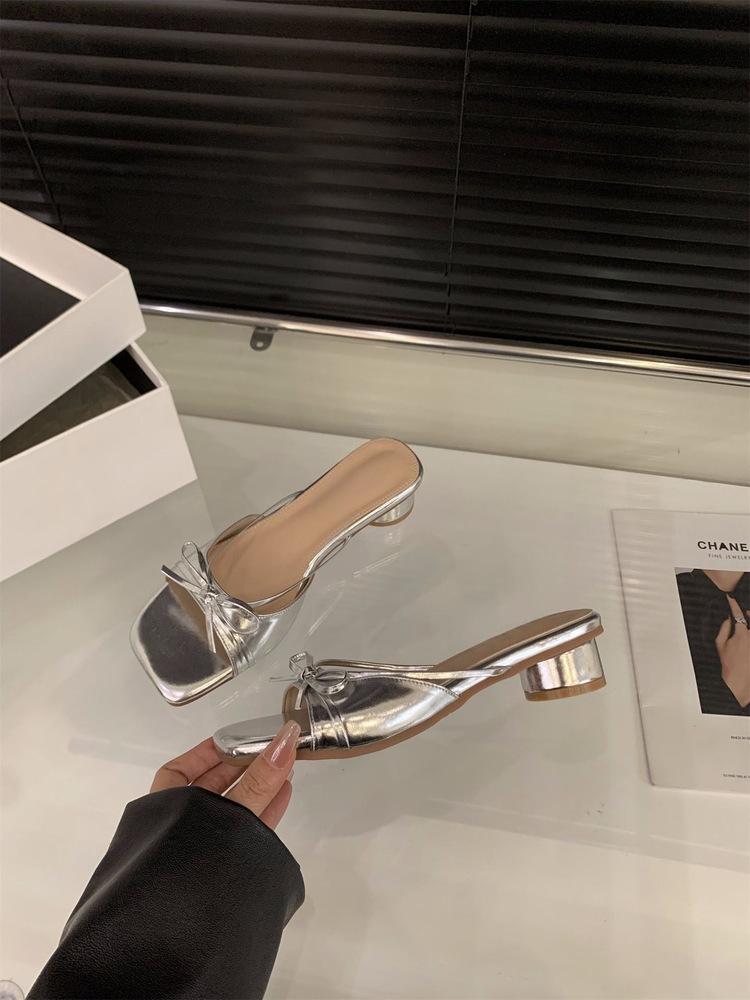 

Coarse heel French small sandals bow slippers women s shoes wear 2025 new summer apricot with skirt sandals 40