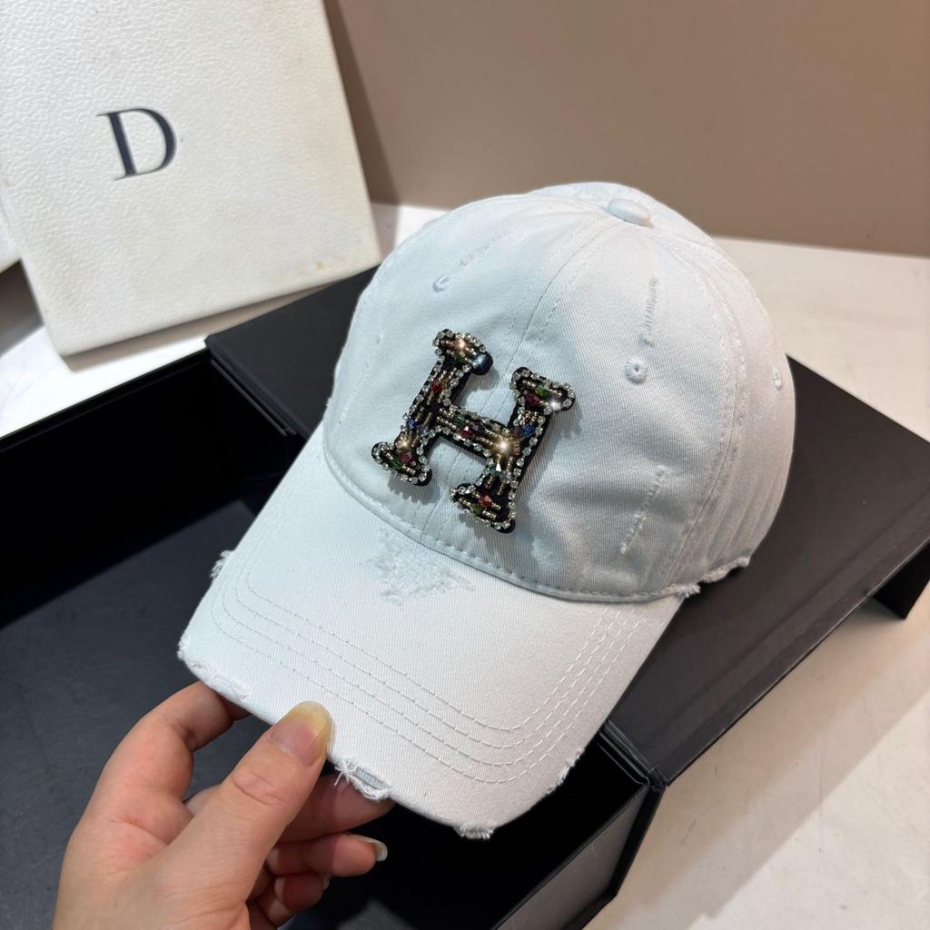 Spring and Summer New Heavy Industry Rhinestone Letter Washed Hole Baseball Cap American Personality Small Fragrance Gradual Change Cap Woman