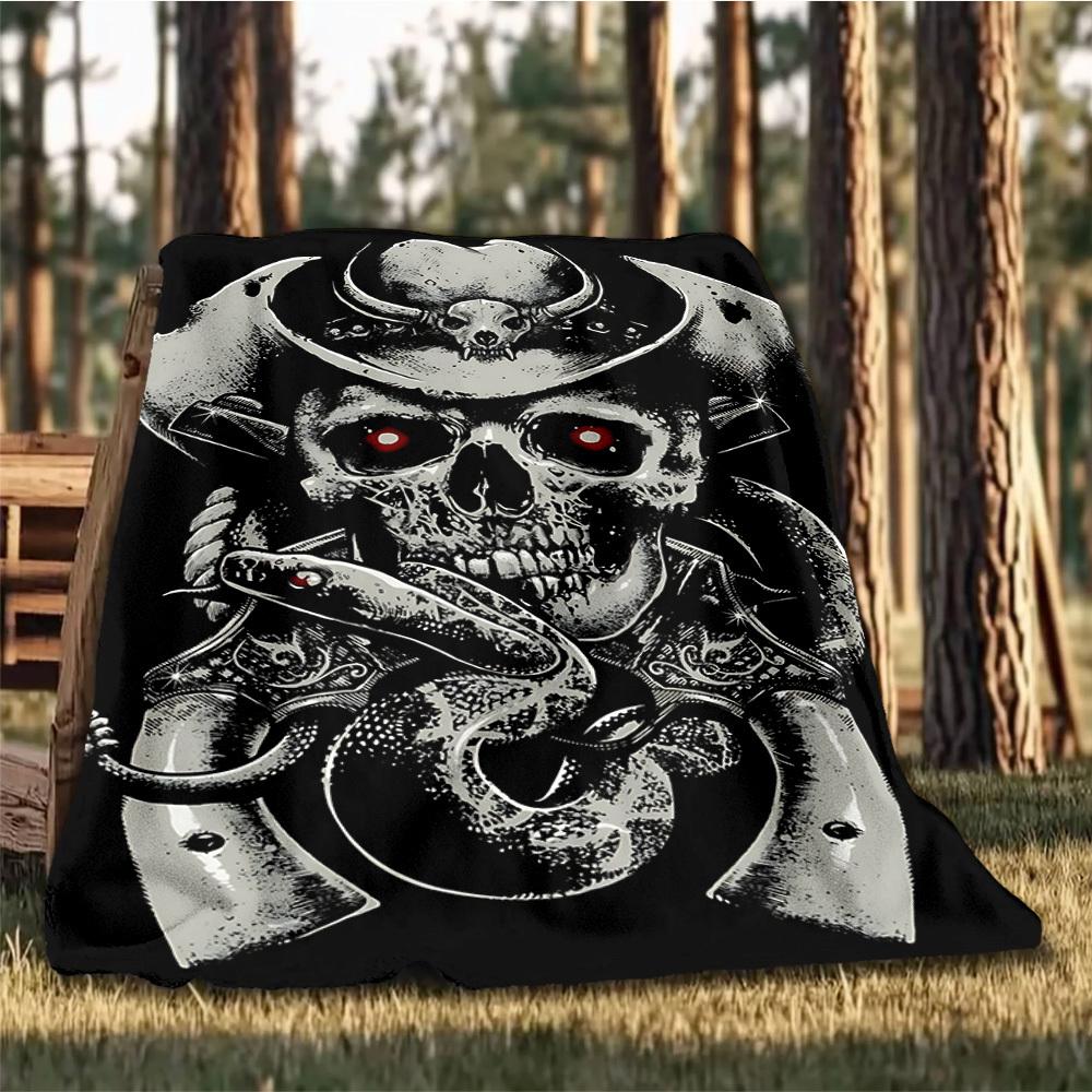 1pc Skull Snake Print Throw Blanket Polyester Fiber, Lightweight Flannel, Soft & Warm, All Season Use for Outdoor, Camping Digital Print
