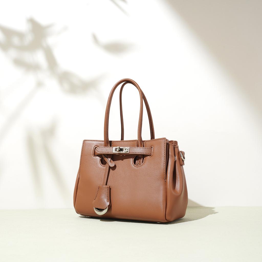 New Handbag Niche Design Large Capacity Leather Shoulder Messenger Bag Women's Commuter Versatile Women's Bag