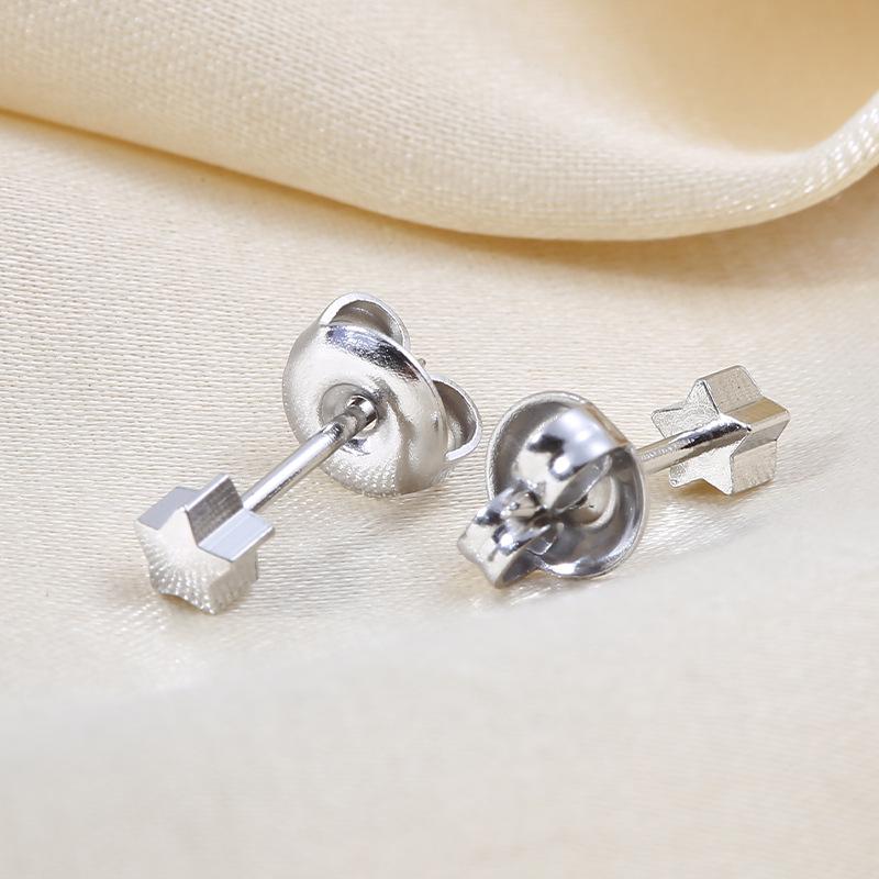 Saplamalı Küpelerle Evrensel Acısız Kulak Delme Aleti: Zahmetsiz Küpe Delme için Unisex Küpe Delme Tabancası ve İğnesi.