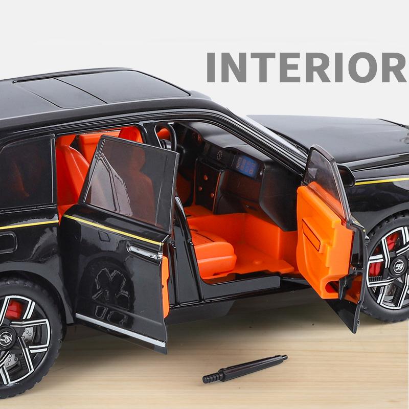 1/24 Rolls Royce Cullinan SUV Alloy Diecast Model Starry Sky Roof Car Toy Children Toy Gift Collection Decoration Ornaments