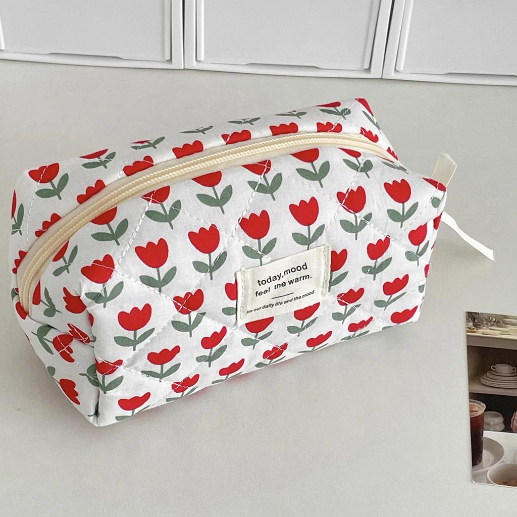 Vintage Quilted Portable Ladies Storage Bag Makeup Case Female Small Purse Handbags Red Tulip Flower Women's Cosmetic Bags