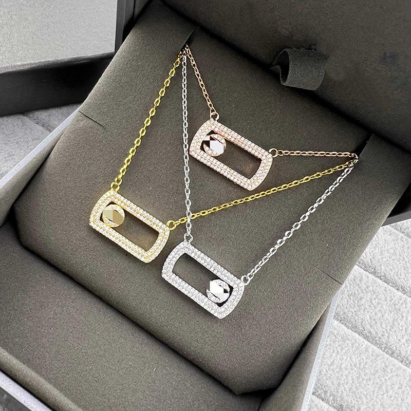 Elegant Women's Large Diamond Pendant Necklace: Light Luxury, Versatile, High-End Fashion.