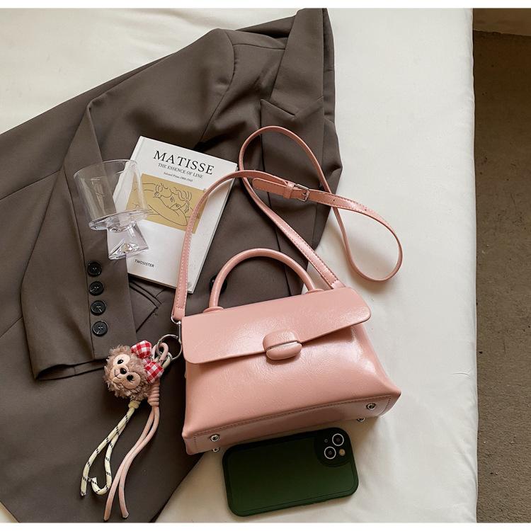 This Year, the Popular Hand-carried Fashionable and Versatile Shoulder Small Square Bag, the New Popular Simple Casual Korean Version of the Niche Me