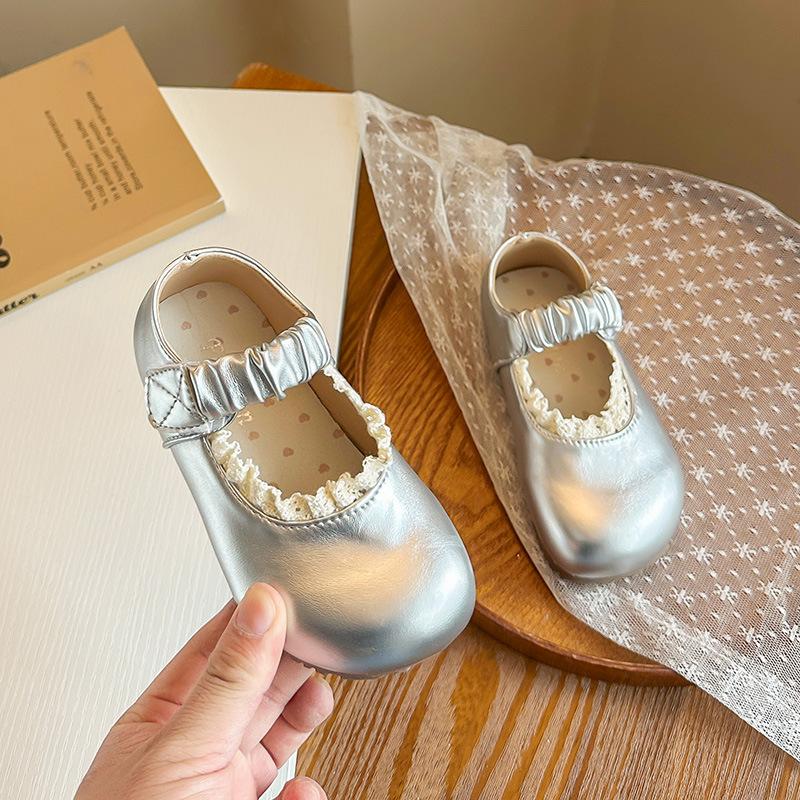 

Girls Solid Color Lace Trimmed Leather Shoes2026New spring and summer performance shoes for little girls, small, medium, and large children s 23Inner Length14cm серебряный