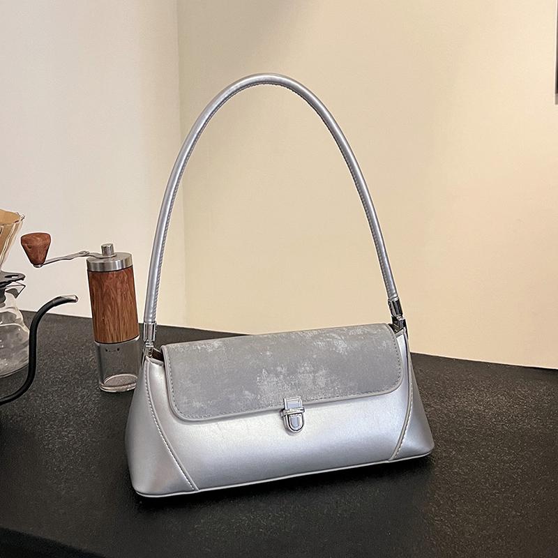 Fashion Versatile High Quality PU One Shoulder Underarm Bag Women Summer Autumn New Personalized Lock Buckle Commuter Bag