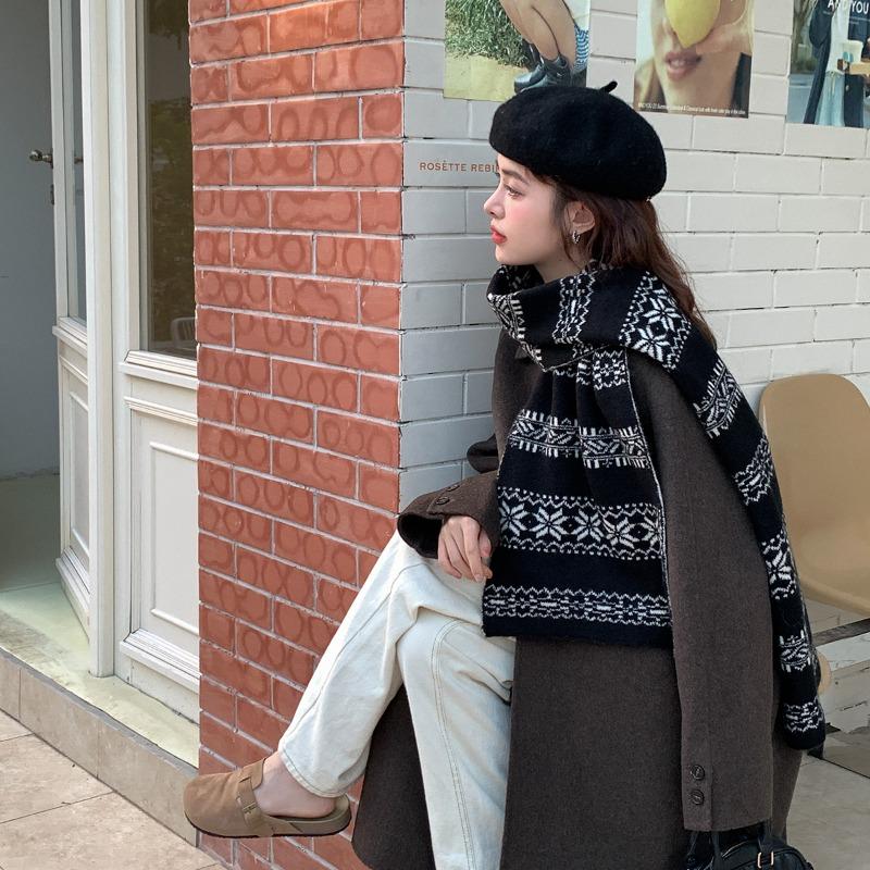 Winter new Christmas new knitted scarf fashionable versatile high sense warm neck protection against wind and cold scarf