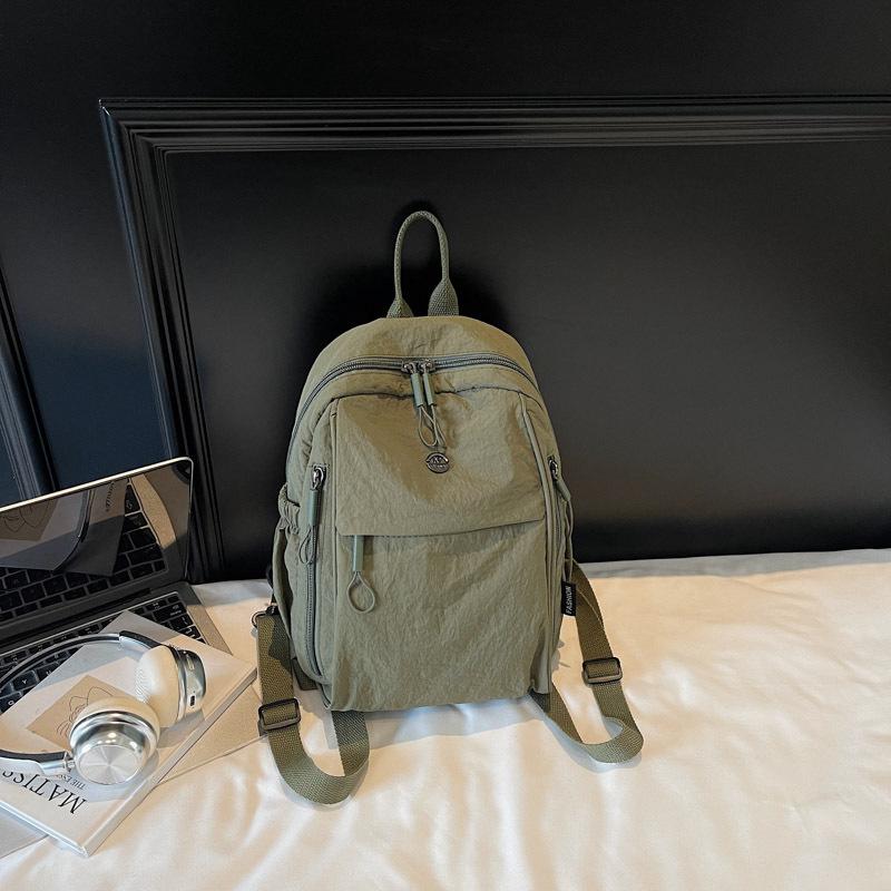 

2025 summer new mountaineering and hiking charter machine can be worn crossbody, shoulder bag, casual chest bag, couple outdoor bag зелений