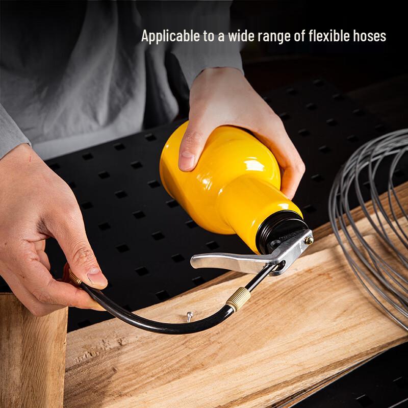 Deli 500ml High-Pressure Manual Oil Can