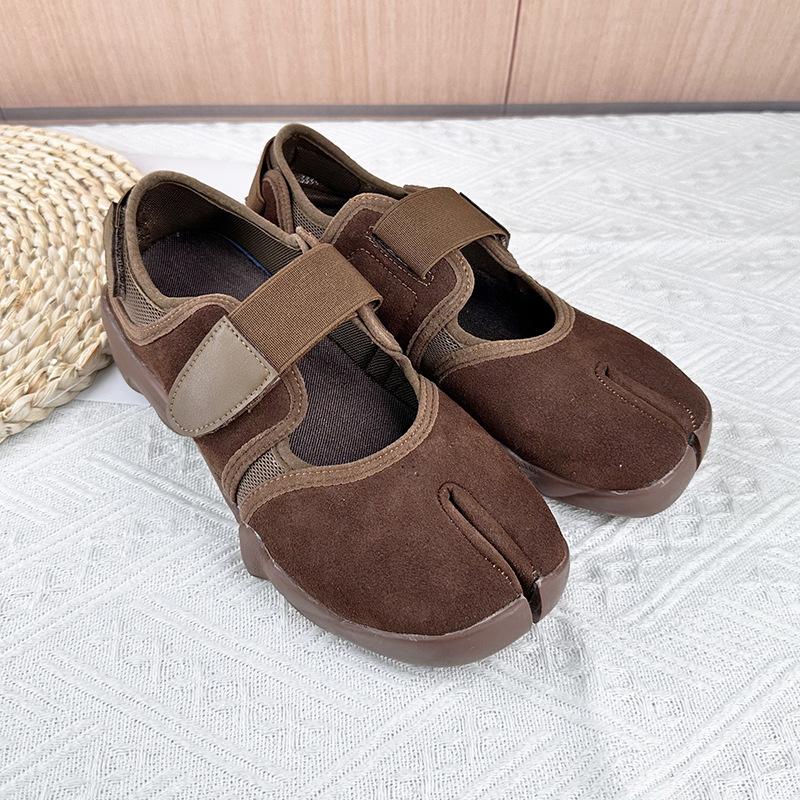 Tabi Shoes New Fashion Belt Buckle Split Toe Shoes Sneakers Ladies Leather Flat Shoes Mary Jane Casual  For Women