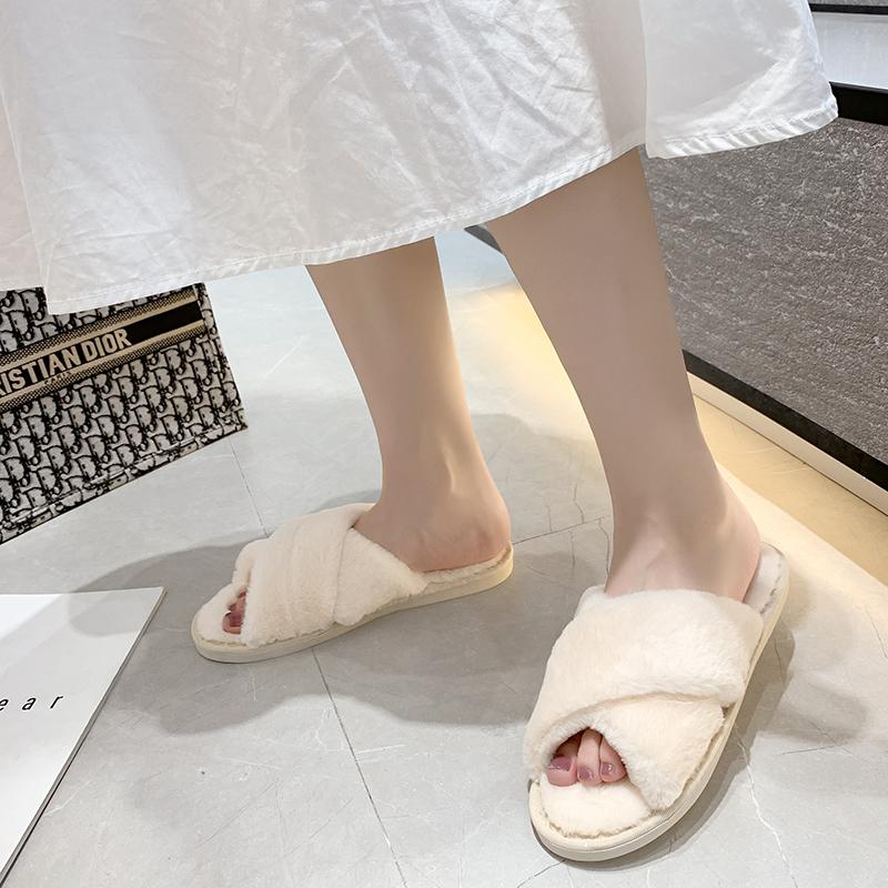 Fashion 2025 New Fashion Fur Slippers Women Indoor Light Warm Plush Home Slippers Woman Faux Fur Flat Heel Couple Slides Plus Size