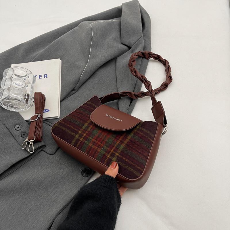 Fashionable Woolen Small Square Bag 2023 Winter New Simple Popular Shoulder Bag