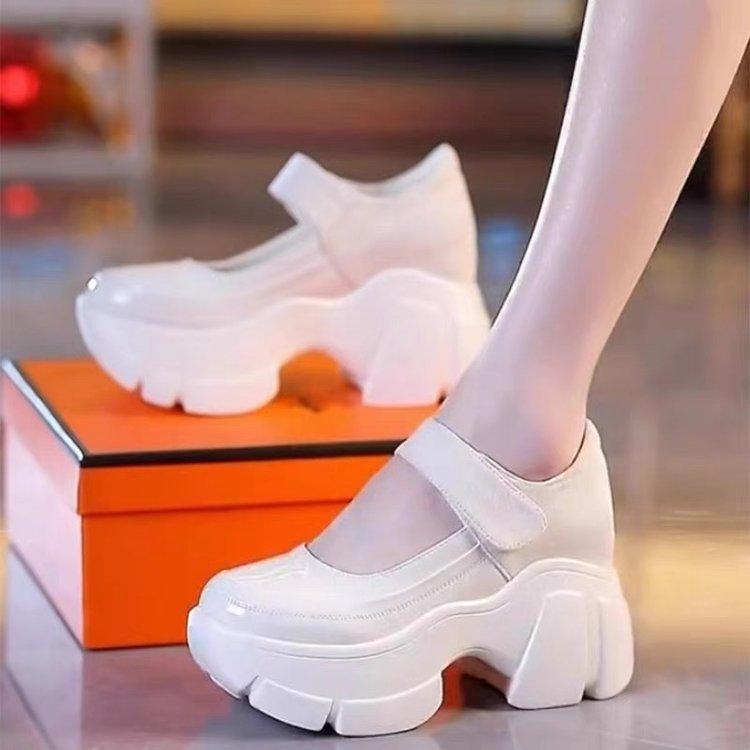 Scarpe Mary Jane da donna primavera 2025 nuove scarpe singole francesi punta rotonda plateau scarpe in pelle piccola tacco alto scollate scarpe muffin