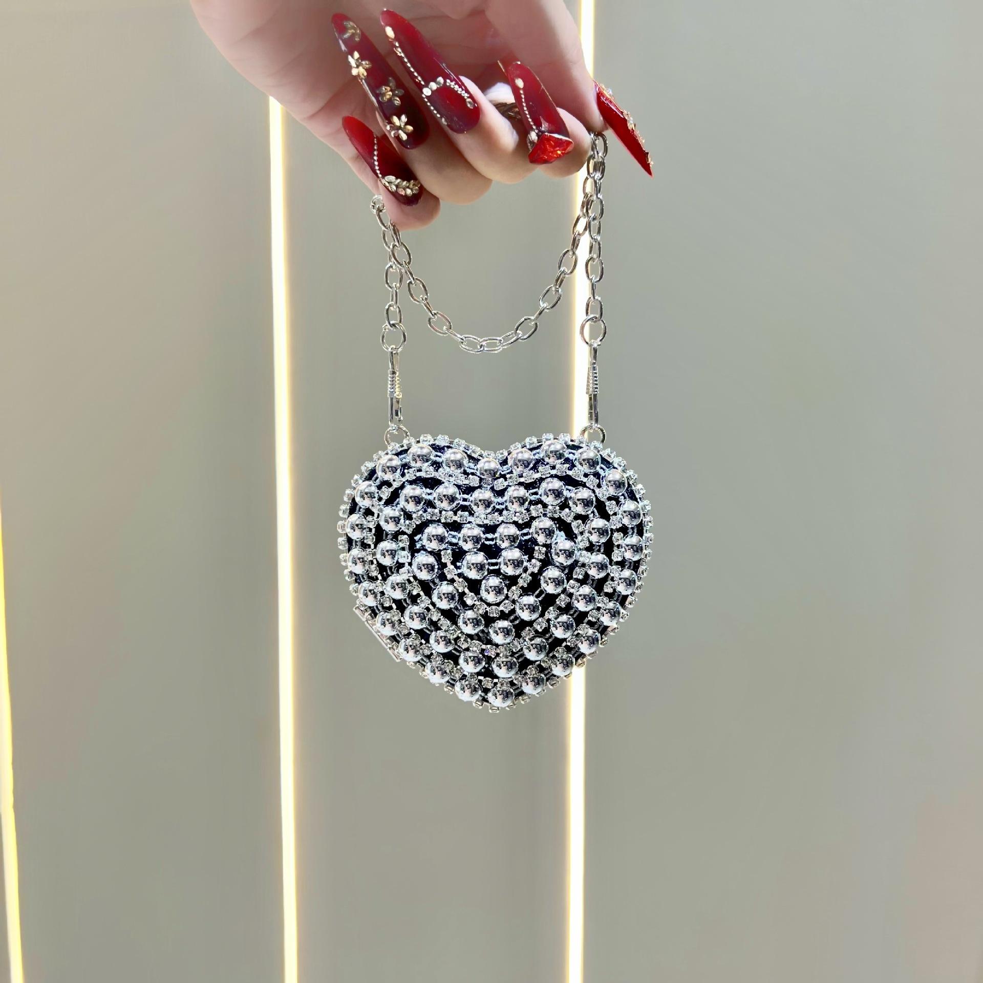

Light Luxury Handmade Diamond Inlaid Heart-shaped Chain Bag